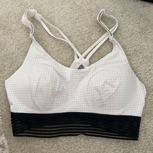Victoria sport sports bra